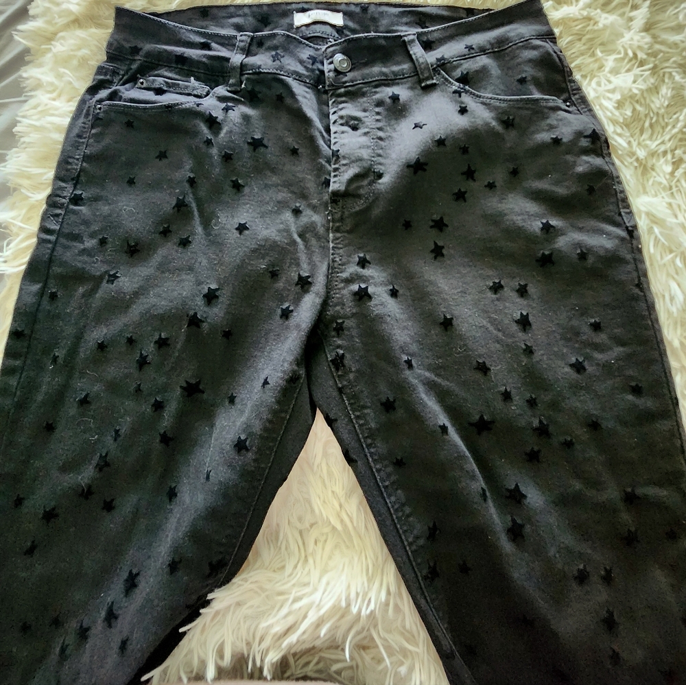 KENSIE WOMENS JEANS  12 / 31 Black with Black stars overlay stretchable.